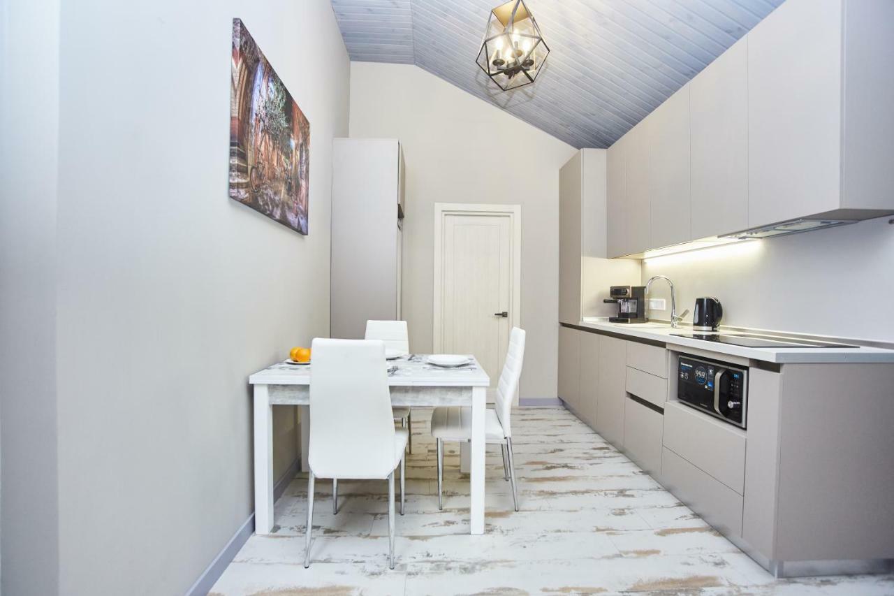 Luxury Apartment In The Heart 敖德萨 外观 照片